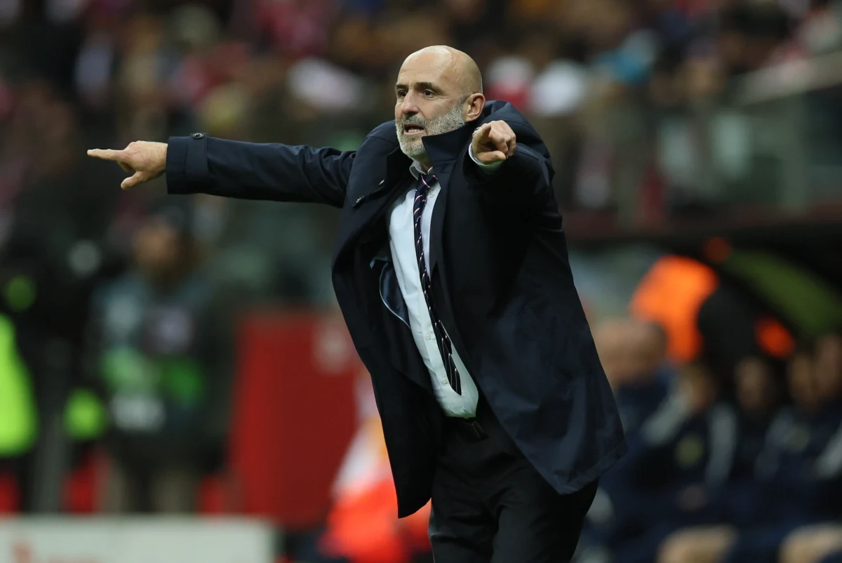 "Nie myślę o tym, żeby Michała Probierza zwalniać" - powiedział prezes PZPN Cezary Kulesza w rozmowie z portalem Meczyki.pl. W poniedziałek polscy piłkarze przegrali ze Szkocją w Lidze Narodów i spadli z dywizji A.