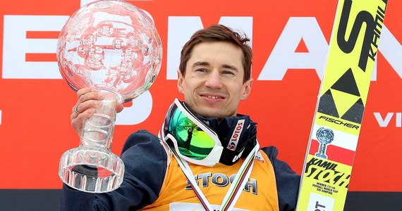 Adam Małysz czterokrotnie, Kamil Stoch - dwa razy. Kto zdobywał Kryształową Kulę Pucharu Świata w skokach narciarskich?