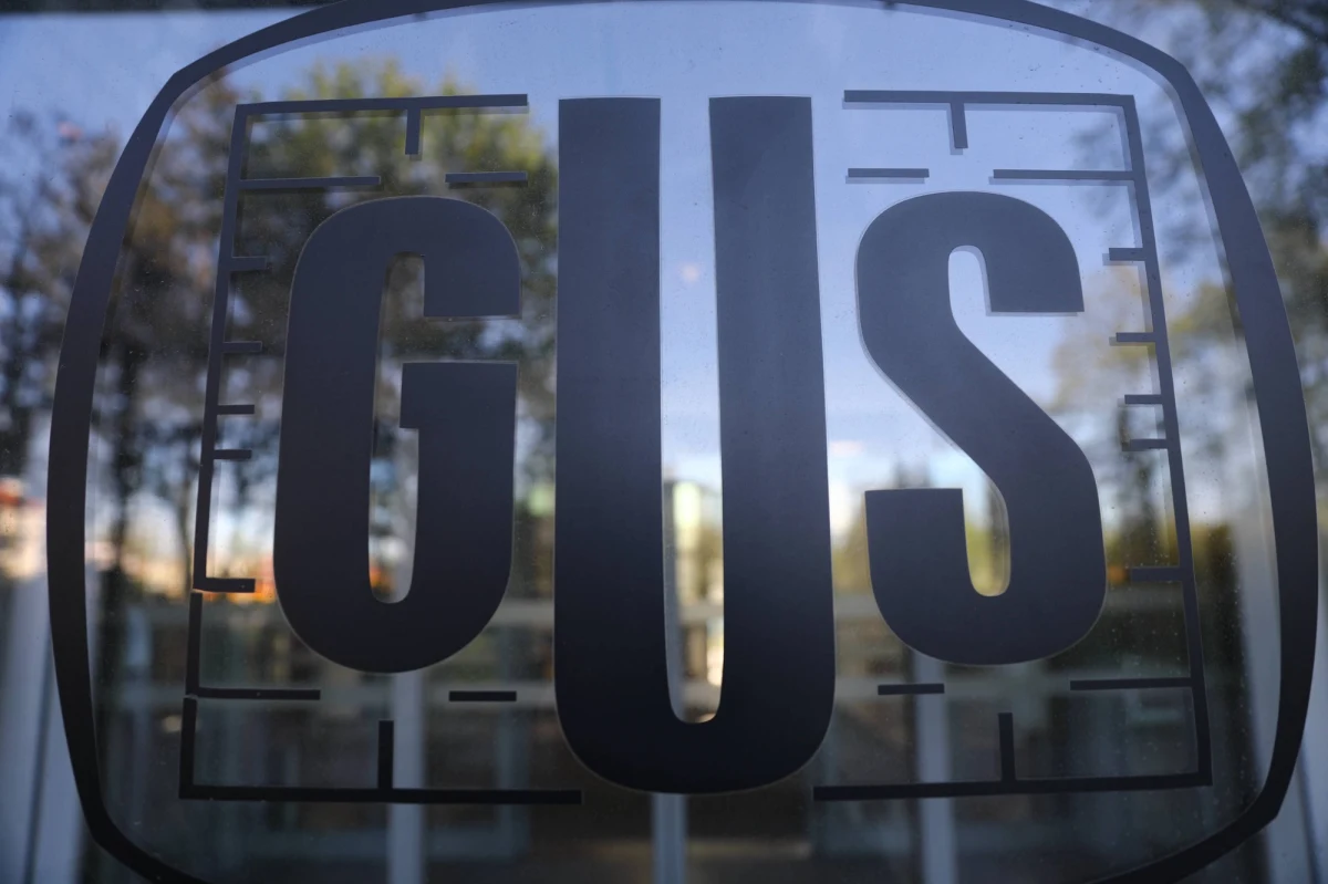 Premier Donald Tusk odwołał prezesa Głównego Urzędu Statystycznego Dominika Rozkruta - poinformowała wiceminister w KPRM Agnieszka Rucińska.