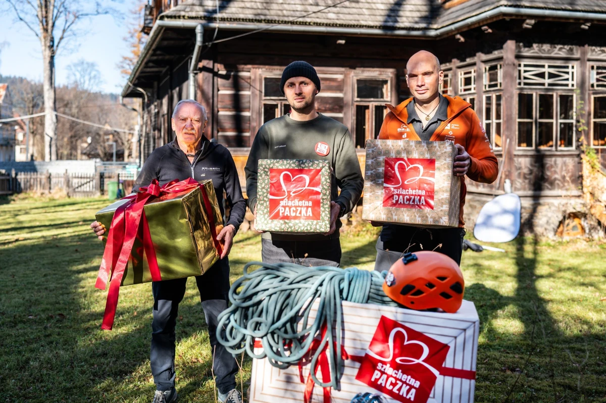 Tego nikt się nie spodziewał. Krzysztof Wielicki, jeden z najwybitniejszych polskich himalaistów i alpinistów, organizuje nowy projekt i zaprasza do niego kolejne osoby. Zadzwonił do: Kingi Baranowskiej, Andrzeja Bargiela, Kuby Pateckiego, Łukasza Supergana, Kamili Kielar. Na wezwanie odpowiedzieli też ratownicy Podhalańskiej Grupy GOPR. Projekt dotyczy... przygotowania Szlachetnej Paczki! Największymi trudnościami podczas tej wyprawy nie są warunki, wysokość czy odległość. A wyjście ponad siebie, zobaczenie potrzeb innych i decyzja: chcę pomóc. „Każdy może odpowiedzieć na nasze wezwanie. Wejdź na www.szlachetnapaczka.pl i zdecyduj, komu w tym roku możesz pomóc” - zachęca Krzysztof Wielicki. 