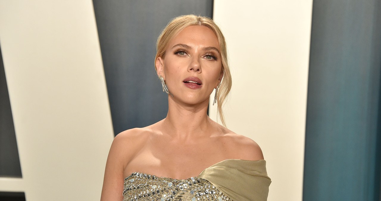 Scarlett Johansson przyszła na świat 22 listopada 1984 roku. Od najmłodszych lat była aktorką o wyjątkowym talencie, co zaowocowało rolami u najwybitniejszych współczesnych reżyserów. Zdobyła światową sławę i zagrała w wielu hitowych filmach. Nie wszystkie jednak zostały dobrze przyjęte przez publiczność. Po jednym z pokazów z trudem powstrzymywała łzy.