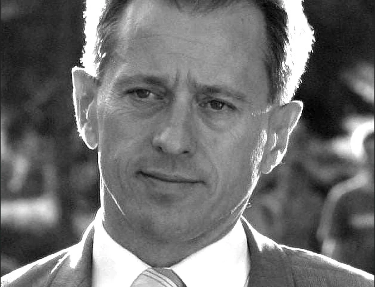 W środę po walce z chorobą zmarł były prezydent Koszalina Mirosław Mikietyński. Jak podały w komunikacie obecne władze zachodniopomorskiego miasta, Mikietyński przez wielu mieszkańców jest uważany za włodarza, który pchnął Koszalin na ścieżkę rozwoju. Mężczyzna chorował na stwardnienie zanikowe boczne.