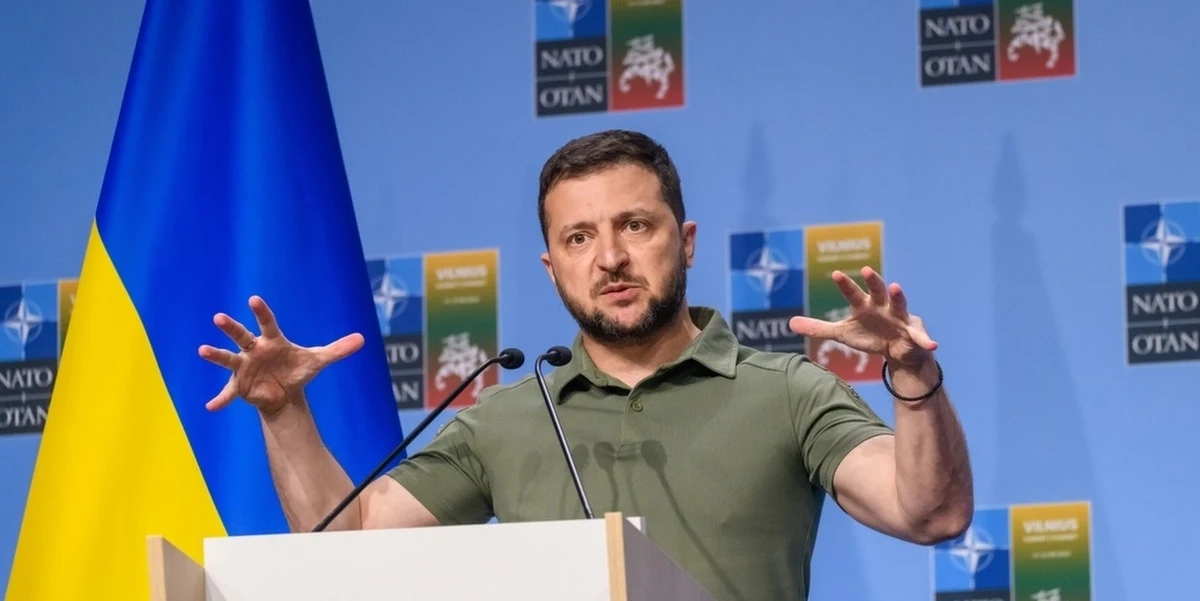 Ambasada Stanów Zjednoczonych w Kijowie będzie planuje pracować w czwartek na normalnych warunkach. W środę, w związku z zagrożeniem "zmasowanymi atakami" rosyjskimi placówki dyplomatyczne kilku państw ogłosiły, że przerywają pracę, a personel udaje się do schronów. Wołodymyr Zełenski w wieczornym przemówieniu tłumaczył skąd dzisiejsze zamieszanie.