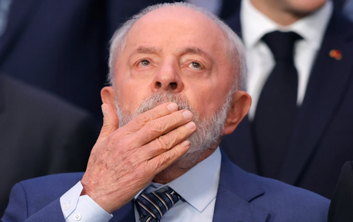 Brazylijska Policja Federalna opublikowała w środę kolejny komunikat dot. planów zamachu na lewicowego zwycięzcę wyborów prezydenckich w 2022 r. Luiza Inacio Lulę da Silvę, który uzyskał nieznaczną przewagę nad skrajnie prawicowym prezydentem Jairem Bosonaro. Zamachowcy zamierzali użyć trucizny, co pozwalałoby upozorować naturalną śmierć.