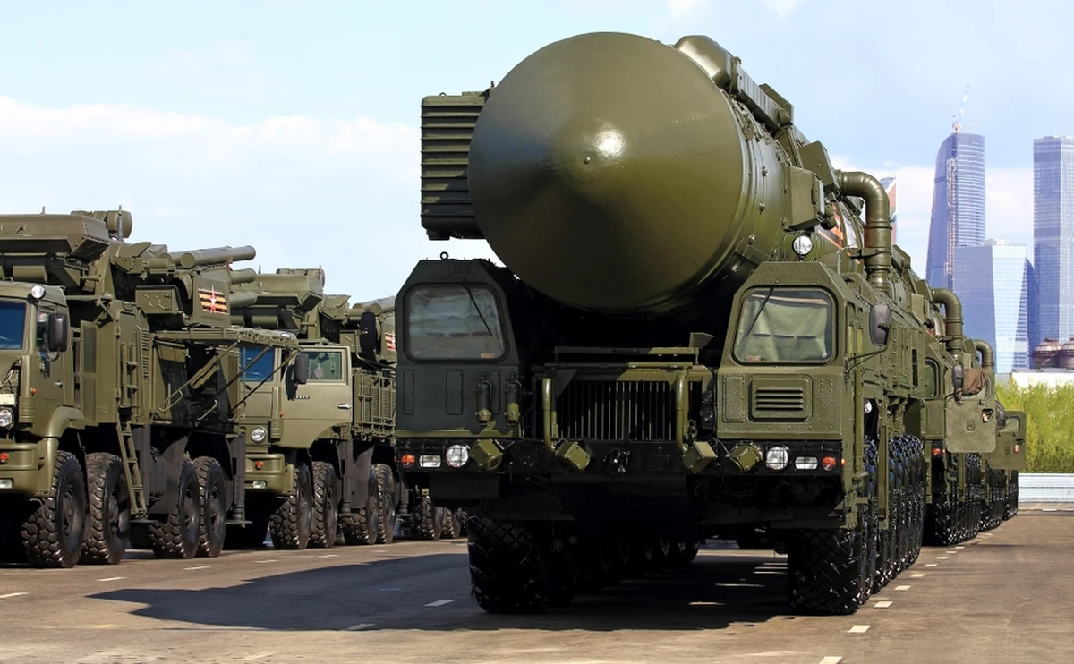 Siły Powietrzne Ukrainy poinformowały, że podczas porannego ataku rakietowego na ukraińskie terytorium siły rosyjskie wystrzeliły międzykontynentalny pocisk balistyczny (ICBM). To pierwsze użycie przez Rosjan tego pocisku podczas pełnoskalowej wojny.