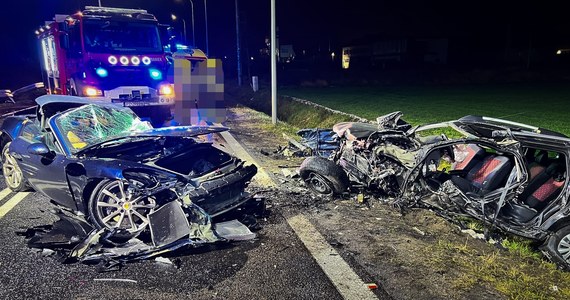 Dwie osoby zginęły, a trzy zostały ranne w wypadku, do jakiego doszło nad ranem na trasie Poznań – Szamotuły na drodze wojewódzkiej 184. Policja wyjaśnia przyczyny i okoliczności zdarzenia. 