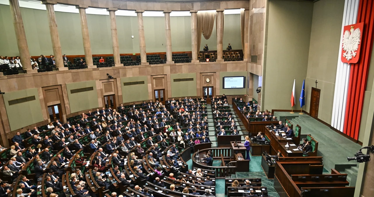 Sejm zajmuje się powodzianami. Zabrakło kluczowego ministra