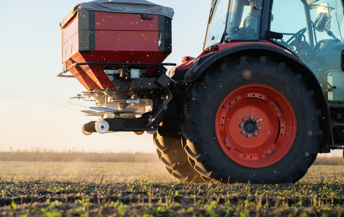 Polska, Litwa, Łotwa i Estonia – te cztery państwa przekazały do Komisji Europejskiej pismo w sprawie wprowadzenia ceł na nawozy z Rosji i Białorusi. 