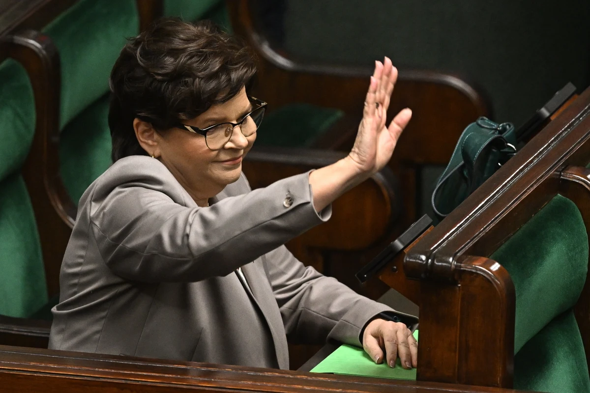 Sejm odrzucił wniosek PiS o wotum nieufności wobec minister zdrowia Izabeli Leszczyny. Za odrzuceniem wniosku zagłosowało 238 posłów, poparło go 208 posłów. Nikt nie wstrzymał się od głosu.