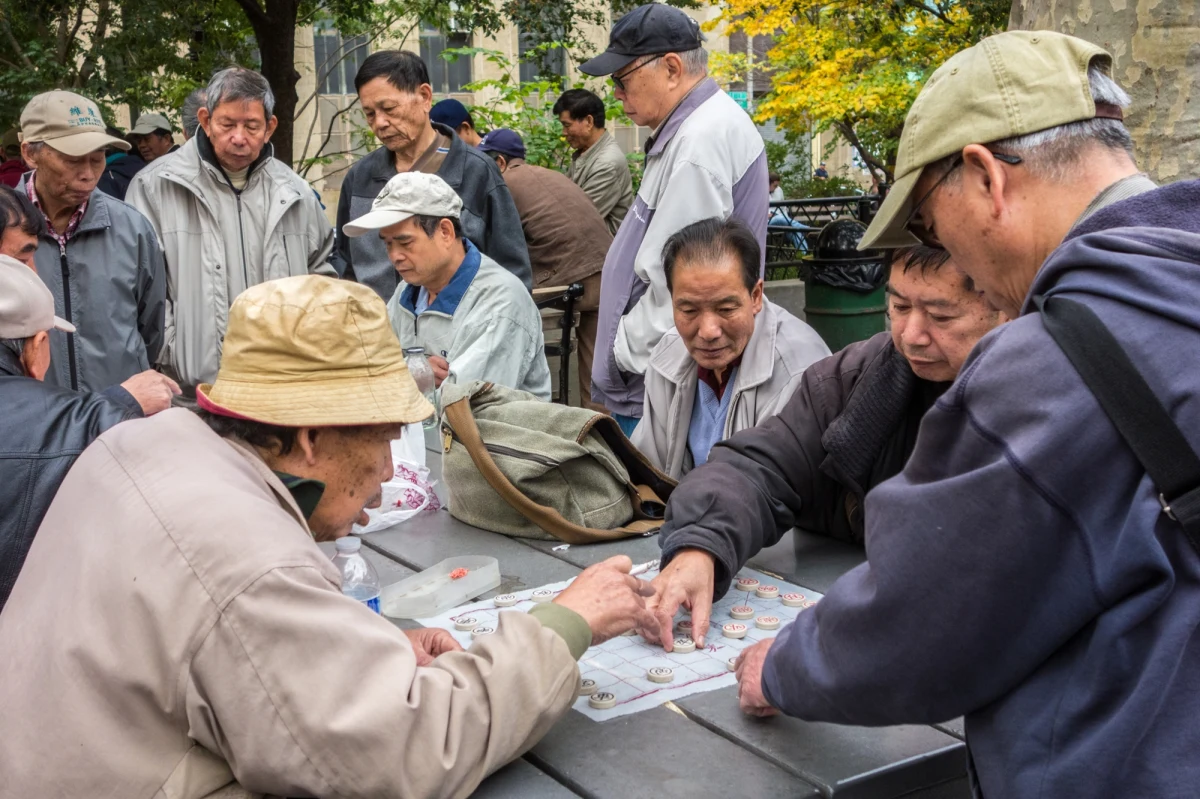 Z badania periodyku "The Lancet" wynika, że oczekiwana długość życia w USA różni się o ponad 20 lat - w zależności od rasy, pochodzenia etnicznego i lokalizacji. Niektórzy czarnoskórzy, Indianie oraz rdzenni mieszkańcy Alaski umierają najszybciej. Azjaci żyją najdłużej.