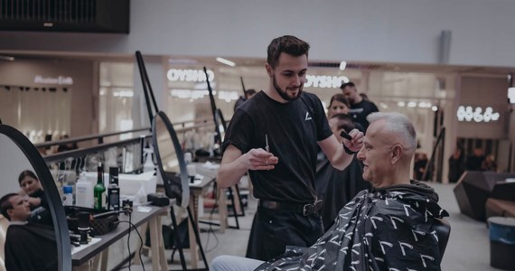 „Nie rób sobie jaj ze zdrowia! Zbadaj się!”- to akcja Fundacji Hospicyjnej oraz Rzemieślnika, gdańskiego barber shopu. Panowie się badają, a później mogą skorzystać bezpłatnie z usług barberów. To druga edycja tej akcji, która wpisuje się w listopadową kampanię Movember, dotyczącą świadomości męskich nowotworów.
