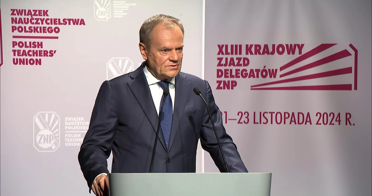 Donald Tusk podczas zjazdu nauczycieli