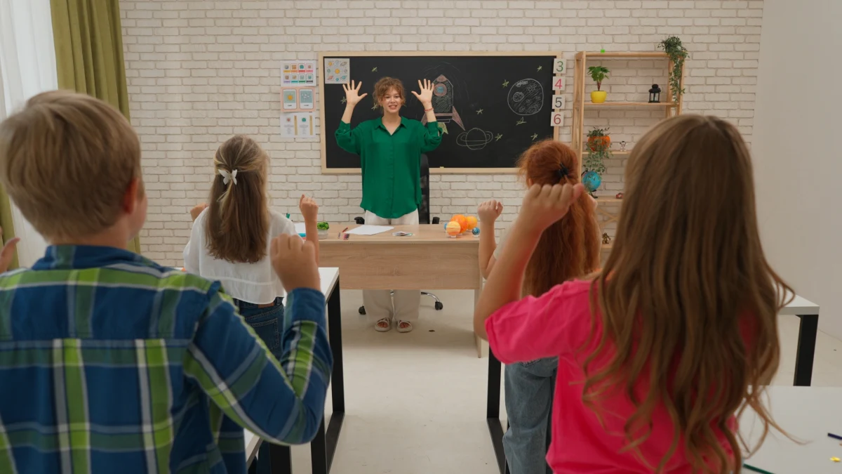 Bytom i Siemianowice Śląskie odraczają płatność składek ZUS w miejskich jednostkach, żeby wypłacić nauczycielom pensje - informuje dziennikarka RMF FM Anna Kropaczek. Subwencja oświatowa z budżetu państwa jest za mała, by sfinansować podwyżki dla nauczycieli.