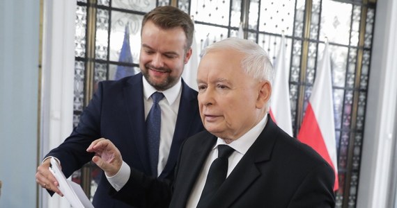 W niedzielę o godz. 16 w Krakowie odbędzie się obywatelskie spotkanie z udziałem prezesa PiS Jarosława Kaczyńskiego, w trakcie którego zostanie ogłoszona decyzja dotycząca poparcia bezpartyjnego kandydata na prezydenta - poinformował rzecznik PiS Rafał Bochenek. Według doniesień medialnych kandydatem ma być prezes IPN Karol Nawrocki.