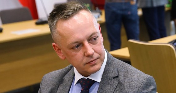 Alaksandr Łukaszenka podpisał dekret przyznający azyl polityczny na Białorusi Tomaszowi Szmydtowi - poinformowała w piątek państwowa agencja BiełTA. Szmydt to ścigany za szpiegostwo były sędzia, który na początku maja zbiegł z Polski do tego kraju.