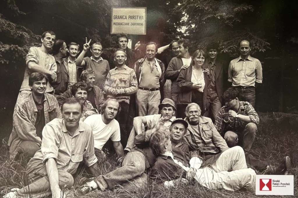 Tajne spotkanie na Górze Borówkowej w 1987. Na zdjęciu m.in. Vaclav Havel i Jacek Kuroń