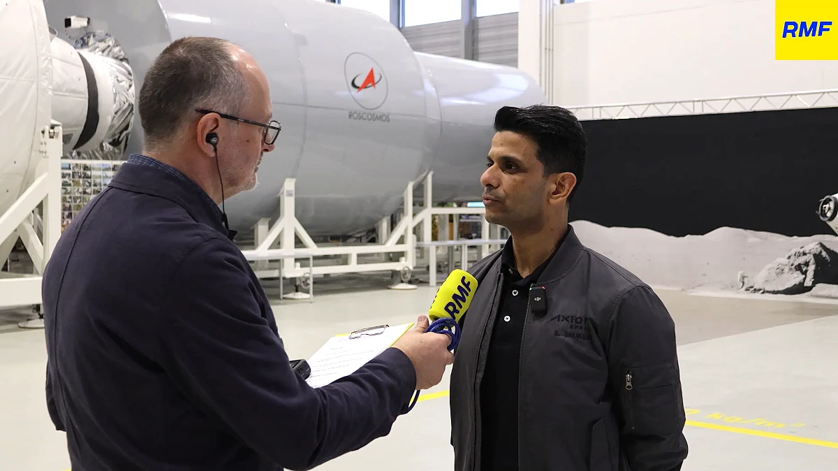"Mój lot jest istotny dla całego, ambitnego programu kosmicznego Indii" - mówi RMF FM Hindus Shubhanshu Shukla, pilot wojskowy, który wraz ze Sławoszem Uznańskim i Tiborem Kapu z Wegier przygotowuje się do planowanej na wiosnę przyszłego roku misji Axiom-4 na Międzynarodową Stację Kosmiczną. Jak podkreśla w rozmowie z Grzegorzem Jasińskim, fakt, że dowódcą misji jest niezwykle doświadczona amerykańska astronautka Peggy Whitson, daje załodze dużo pewności siebie.