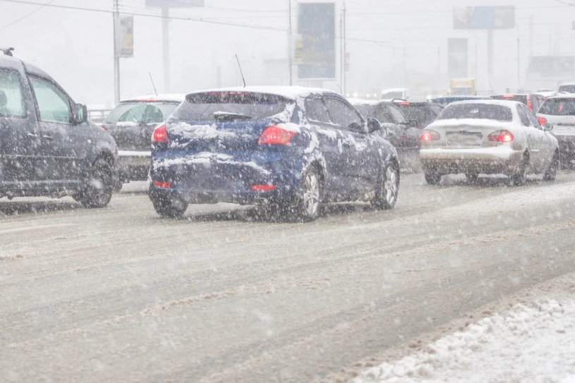 Zimowe mandaty do 3 tys. zł. Kierowcy muszą uważać na te przepisy