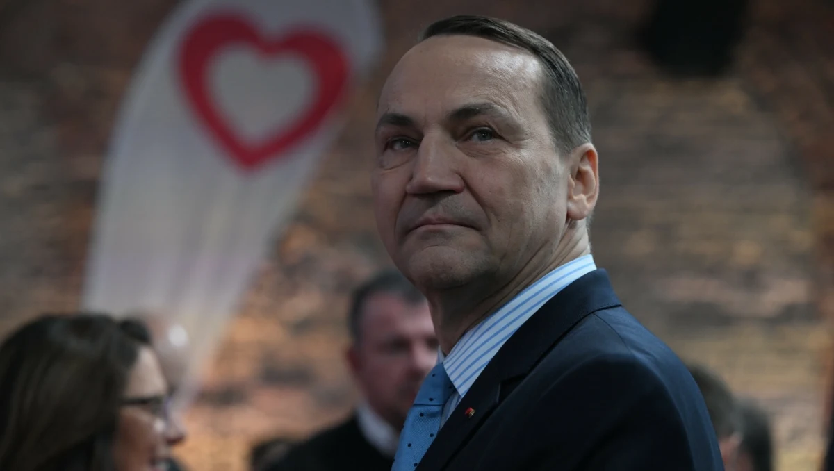 Choć przegrał walkę w prawyborach prezydenckich w Koalicji Obywatelskiej, Radosław Sikorskich wezwał wszystkich głosujących na niego do bezwarunkowego poparcia prezydenta Warszawy. "Rafale, twój pomysł prawyborów okazał się strzałem w dziesiątkę" - zwrócił się do swojego kontrkandydata Radosław Sikorski po ogłoszeniu wyników przez premiera Donalda Tuska.