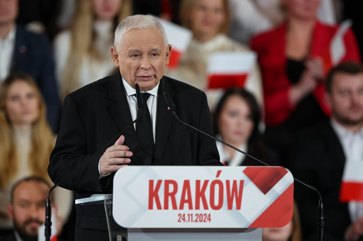 Prezes PiS Jarosław Kaczyński ocenił, że „mamy dziś stan wojny polsko-polskiej, której Polacy nie chcą”. Dlatego - jak przekonywał - potrzebny jest kandydat na prezydenta, który będzie niezależny od formacji politycznych i zakończy tę wojnę w imię interesu Polski. Dodał, że takim kandydatem jest Karol Nawrocki.