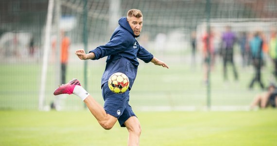 Szokujące informacje przekazał były gwiazdor futbolu Nicklas Bendtner. Były napastnik Arsenalu i Juventusu oraz "enfant terrible" duńskiego futbolu idąc z kolegą ulicą w Nowym Jorku miał zostać zaatakowany przez nożownika.