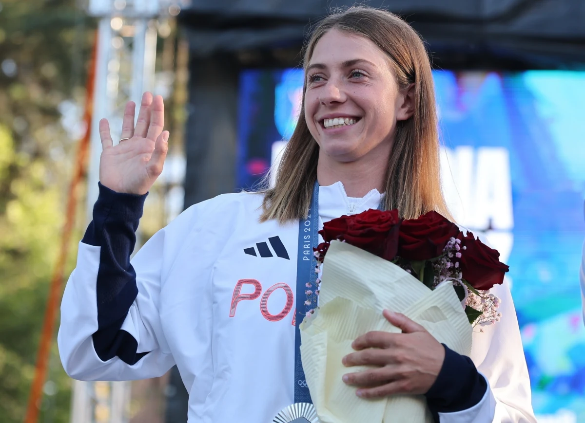 "Za ten rok dałabym sobie 5+. Ze względu na to, że zawsze jest jakiś niedosyt, ale to jest jednak medal olimpijski. Po tylu latach". Nasza kajakarka górska Klaudia Zwolińska, srebrna medalistka igrzysk olimpijskich w Paryżu, w rozmowie z dziennikarzem sportowym RMF FM, Cezarym Dziwiszkiem, podsumowuje rok. Rok, który przez sukces na igrzyskach, wiele w jej życiu zmienił.