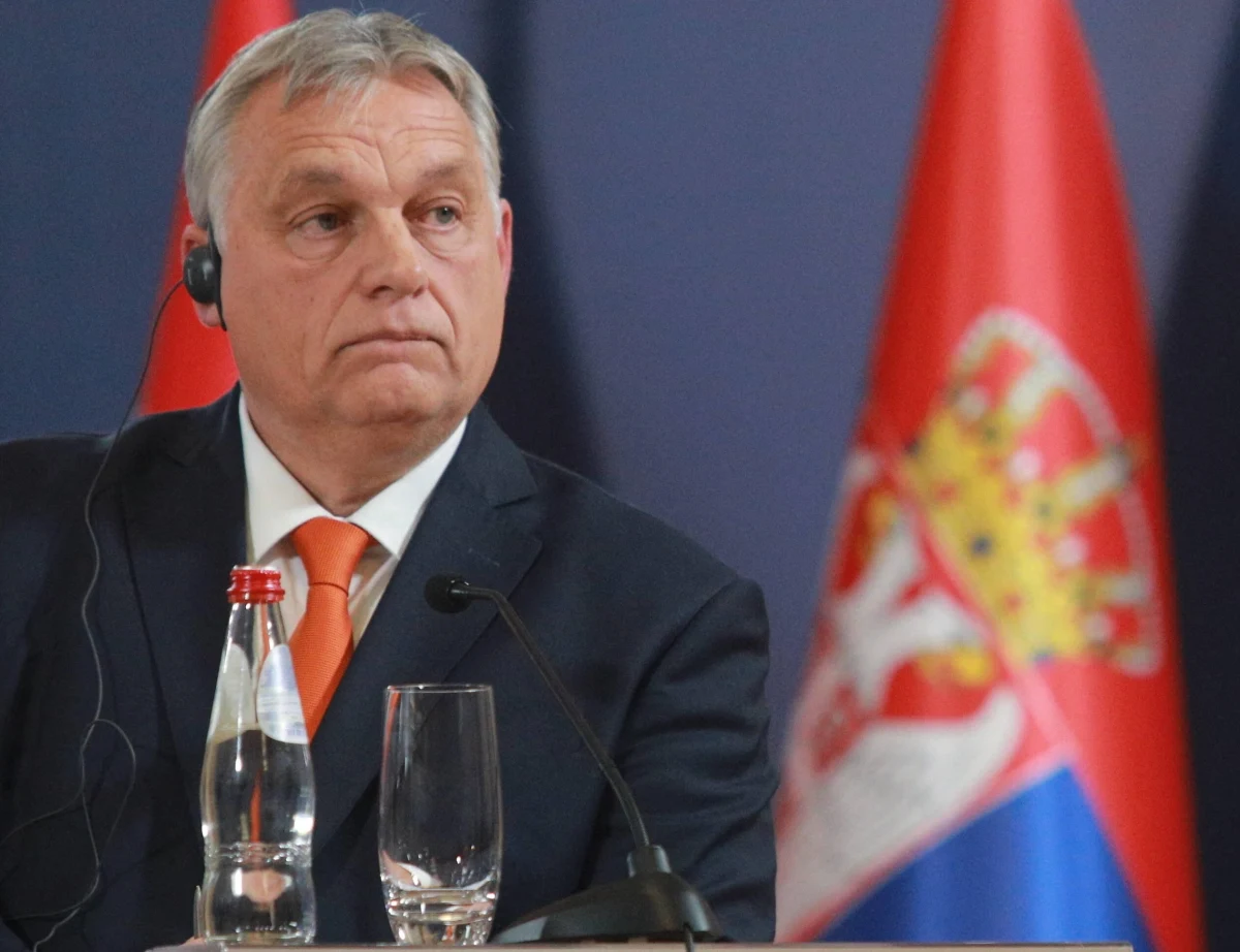 Porażka Węgier w sprawie przybliżenia Serbii do członkostwa w UE. Budapeszt napotkał sprzeciw grupy krajów na czele z państwami bałtyckimi i skandynawskimi, które argumentowały, że Serbia odmawia nałożenia na Rosję unijnych sankcji, więc nie jest dostosowana do unijnej polityki zagranicznej i bezpieczeństwa. Polska zachowała się neutralnie - informuje korespondentka RMF FM w Brukseli Katarzyna Szymańska-Borginon.