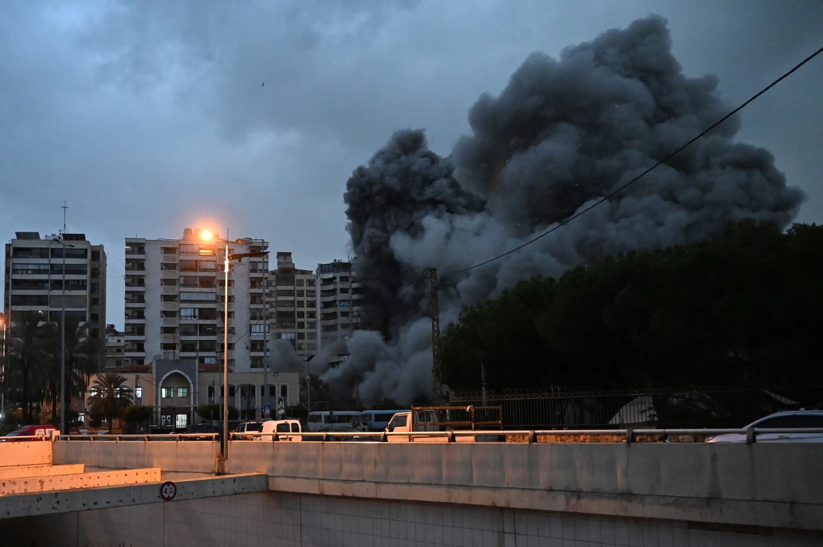 Izrael i Liban uzgodniły warunki zawieszenia broni - poinformował w poniedziałek portal Axios, powołując się na wyższego rangą urzędnika rządu USA. Izraelscy urzędnicy przekazali, że do porozumienia jest blisko, ale wciąż nie zostało ono zawarte.