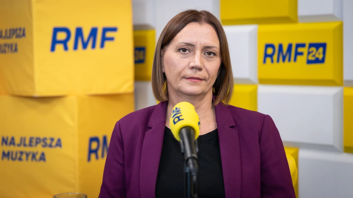 "9 tys. złotych pensji ma 6-procentowa grupa "szczęśliwców", w tym ja, bo pracuje w takim podmiocie leczniczym, który uznaje kwalifikacje zawodowe" - mówiła w Popołudniowej rozmowie w RMF FM wiceprzewodnicząca Ogólnopolskiego Związku Pielęgniarek i Położnych Dorota Ronek. 