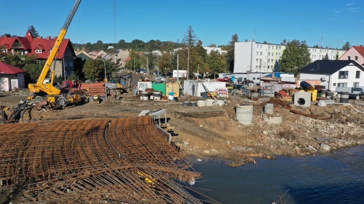 Dziś w życie wchodzi nowelizacja tzw. ustawy powodziowej. Na łatwiejszą pomoc będą mogli liczyć poszkodowani we wrześniowej powodzi w południowo-zachodniej Polsce. Nowela w Dzienniku Ustaw została opublikowana w poniedziałek.
