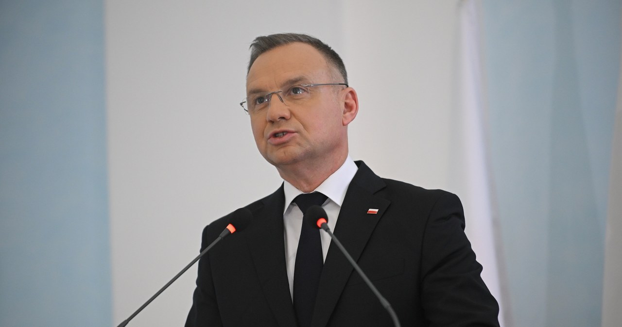  Konsternacja na konferencji. Duda zapomniał nazwiska Nawrockiego