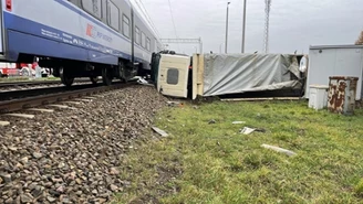 Wypadek pociągu. Skład zderzył się z ciężarówką