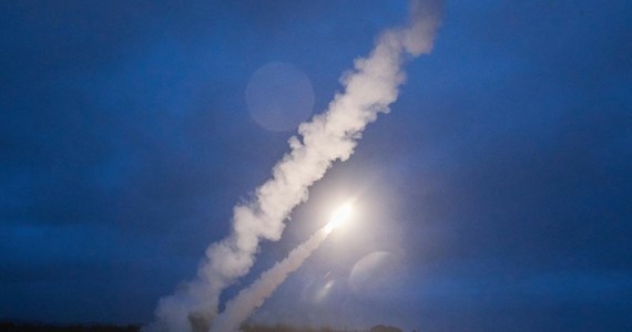 W ciągu ostatnich trzech dni siły ukraińskie dwukrotnie zaatakowały pociskami ATACMS cele położone w Rosji. Rosyjskie ministerstwo obrony oświadczyło, że przygotowuje odpowiedź.