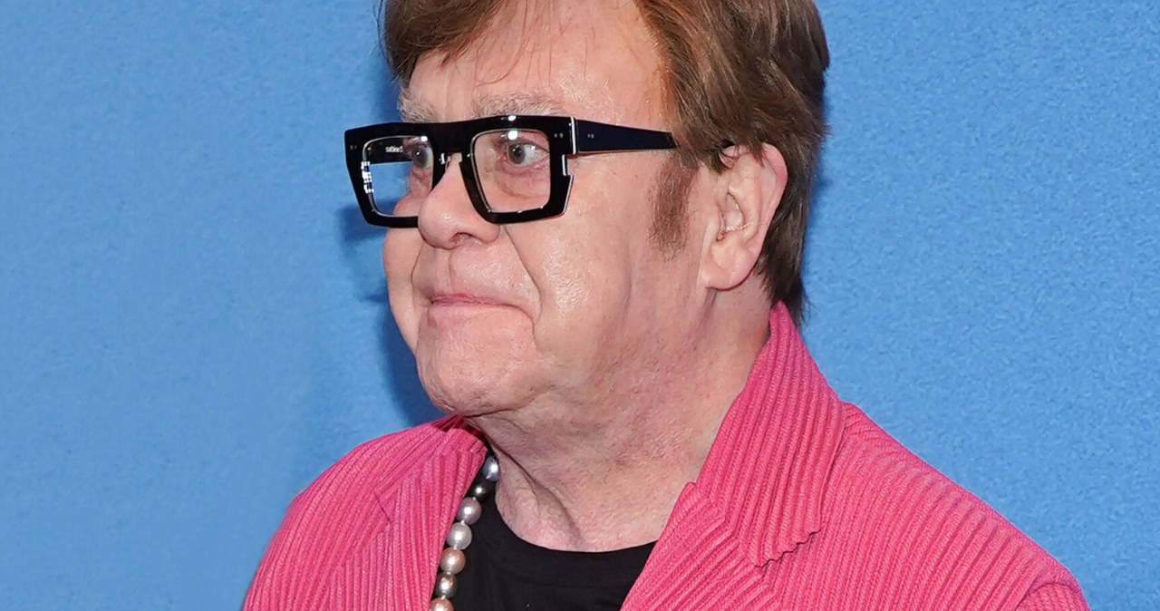 Elton, John, niekwestionowana, legenda, sceny, muzycznej, otworzył, temat, swojej, śmierci, jednym, najnowszych, wywiadów, zdrad Elton John ujawnia, jak wyobraża sobie swój nagrobek. Jeden szczegół może wprawić w osłupienie