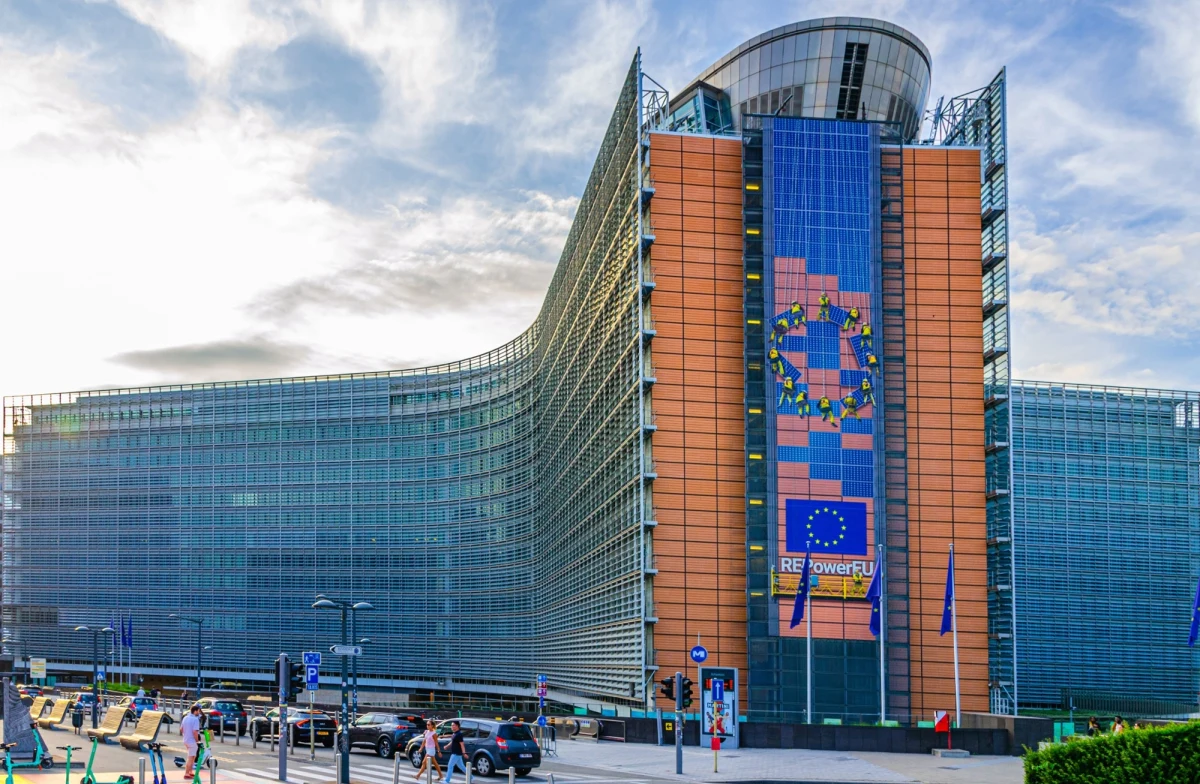 Komisja Europejska pozytywnie oceniła we wtorek polski plan budżetowy, który zakłada wychodzenie z procedury nadmiernego deficytu w ciągu czterech lat. Jednocześnie zarekomendowała krajom członkowskim przyjęcie polskiego planu.