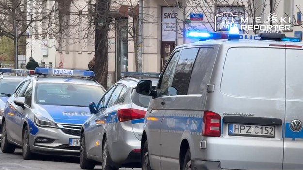 Są zarzuty, ale nie będzie aresztu dla policjanta, który w czasie sobotniej interwencji na warszawskiej Pradze postrzelił innego funkcjonariusza. 34-letni mundurowy zmarł w szpitalu. 21-letni policjant odpowie za przekroczenie uprawnień, nieuzasadnione użycie broni i spowodowanie uszczerbku na zdrowiu, który doprowadził do śmierci.Materiał dla "Wydarzeń" przygotowała Aleksandra Zarzycka.