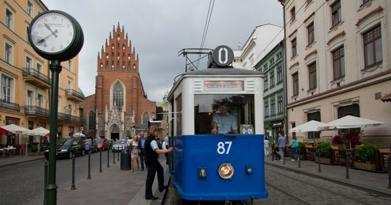 Miejskie Przedsiębiorstwo Komunikacji w Krakowie zaapelowało do mieszkańców o przekazywanie archiwalnych zdjęć transportu zbiorowego. Wybrane fotografie znajdą się w albumie, który zostanie wydany z okazji 150-lecia nieprzerwanej działalności krakowskiej komunikacji miejskiej.