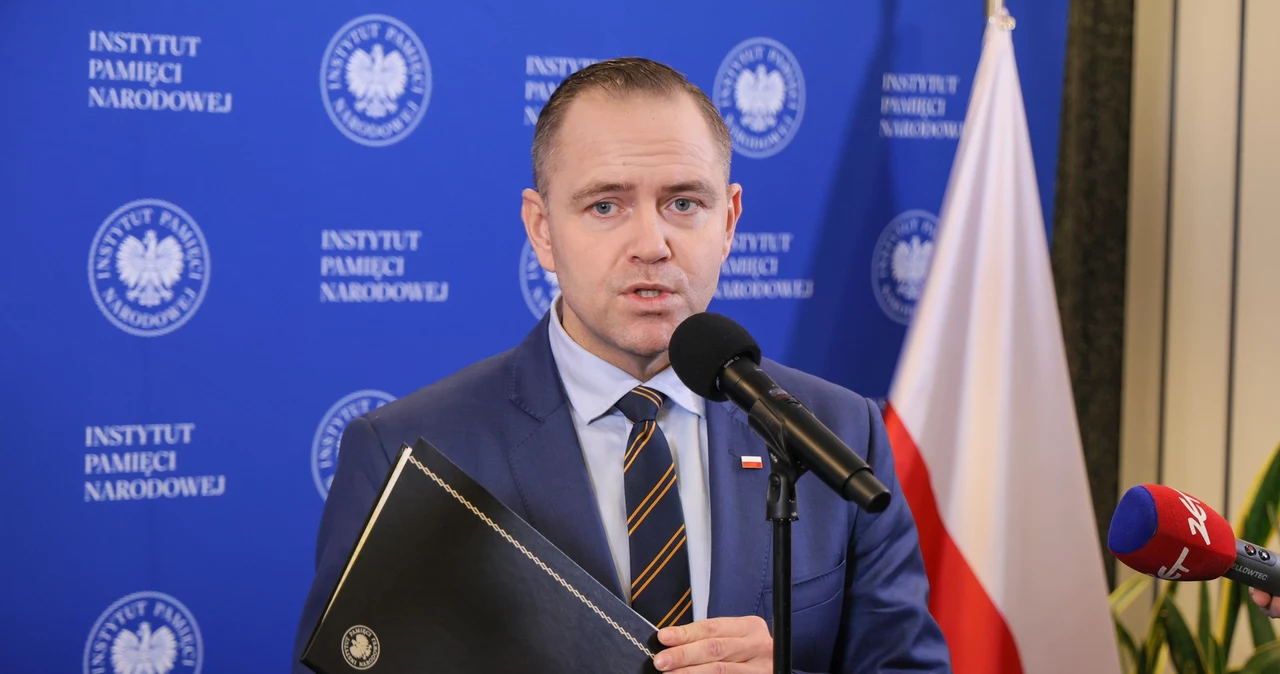 Karol Nawrocki podczas konferencji prasowej nie odpowiadał na pytania o kampanię