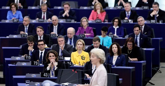 Skład nowej Komisji Europejskiej zatwierdzony. Na środowym posiedzeniu zdecydował o tym Parlament Europejski. 370 europosłów głosowało na tak, 282 było przeciw, a 36 wstrzymało się od głosu. Komisji ponownie będzie przewodniczyła Ursula von der Leyen.