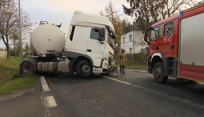 Wjechał wprost pod cysternę. Auto stanęło w płomieniach, są ofiary