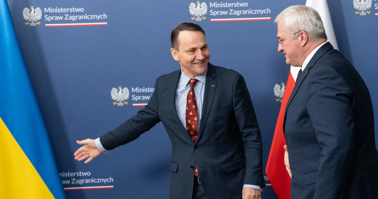 Radosław Sikorski wymienia uprzejmości podczas wtorkowej konferencji z szefem MSZ Ukrainy