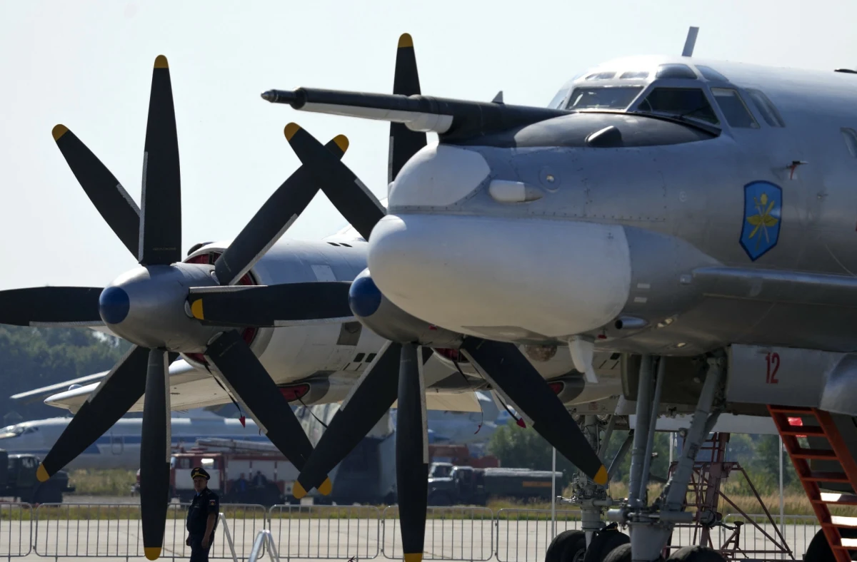 Dziennikarskie śledztwo Radia Swoboda wykazało, że Rosja używa bombowców, które 25 lat temu otrzymała od Ukrainy. "Jako kraj i naród, który płaci niezwykle wysoką cenę w walce o swoją wolność, nie mamy prawa pozwalać na powtarzanie takich błędów i zbrodni" - skomentował szef ukraińskiego wywiadu wojskowego (HUR) gen. Kyryło Budanow.