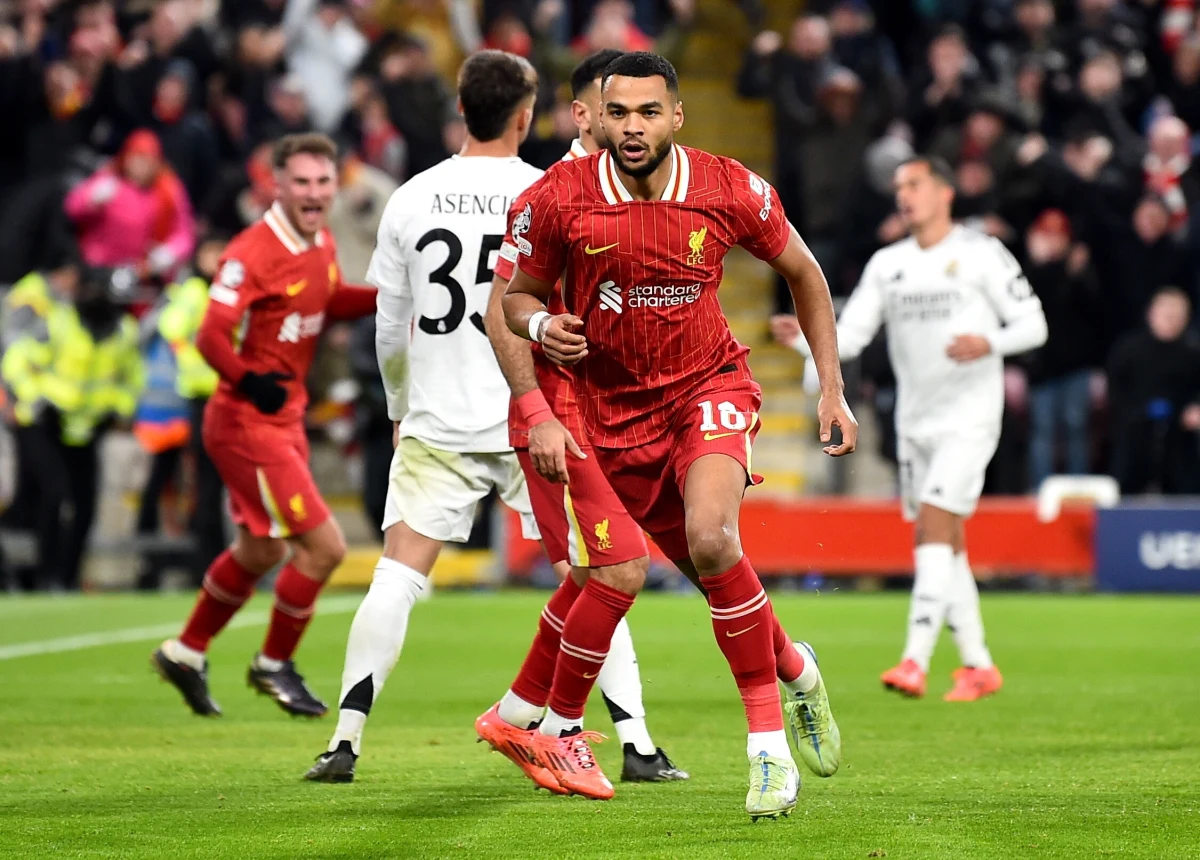 Liverpool pokonał Real Madryt 2:0 w 5. kolejce piłkarskiej Ligi Mistrzów, odnosząc pierwsze zwycięstwo nad tym rywalem od ponad 15 lat. "The Reds" są jedyną drużyną, która wygrała wszystkie dotychczasowe mecze w tych rozgrywkach w trwającym sezonie.