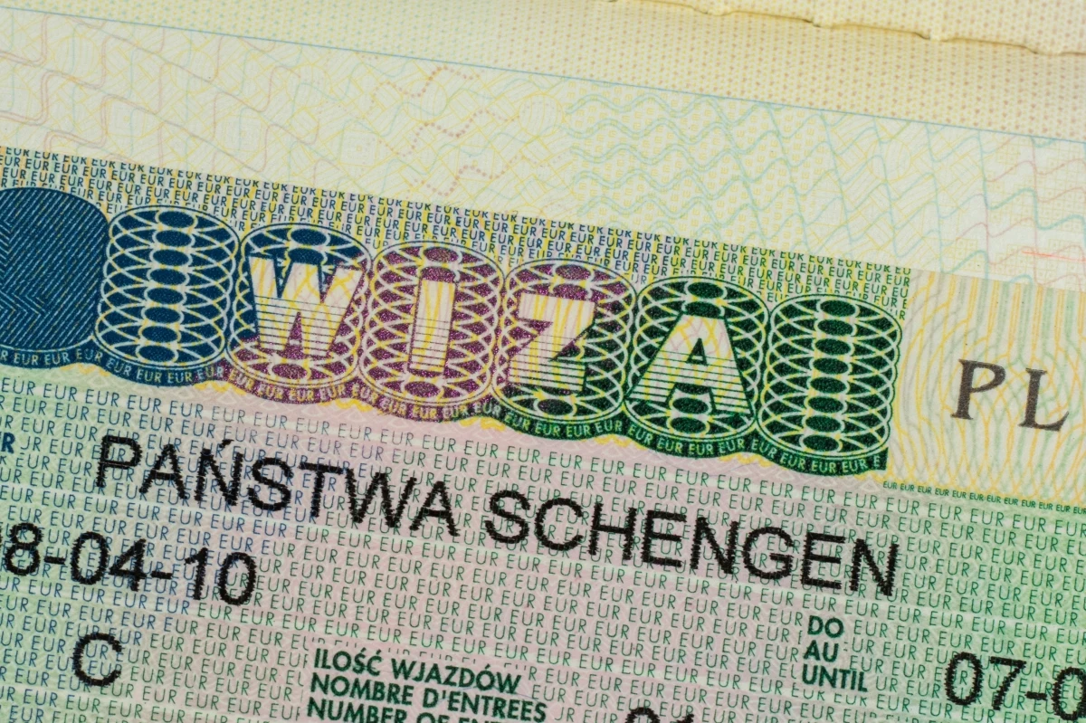 Białoruskie spółki przejmowali Rosjanie, by skorzystać z rządowego programu "Poland.Business Harbour”. Tylko jednej takiej "białoruskiej” firmie wydaliśmy 370 wiz - informuje "Rzeczpospolita". Sejmowa komisja śledcza ds. afery wizowej nie znalazła dowodów, by firmy, które relokowały się do Polski, były sprawdzane.