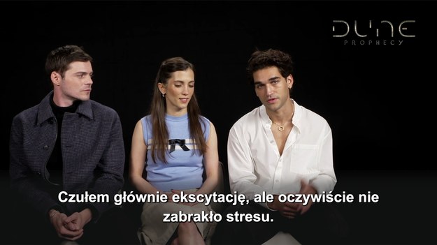 Z okazji premiery serialu „Diuna: Proroctwo” Chris Mason (Keiran Atreides), Sarah-Sofie Boussnina (Księżniczka Ynez), Josh Heuston (Constantine Corrino) w rozmowie z Justyną Miś z Interii opowiedzieli o pracy na planie oraz presji związanej z oczekiwaniami fanów uniwersum. Produkcja zadebiutowała na platformie Max. Przedstawia losy dwóch sióstr Harkonnen, które walczą z siłami zagrażającymi przyszłości ludzkości. Kobiety zakładają legendarne zgromadzenie, które w przyszłości zasłynie jako zakon Bene Gesserit.