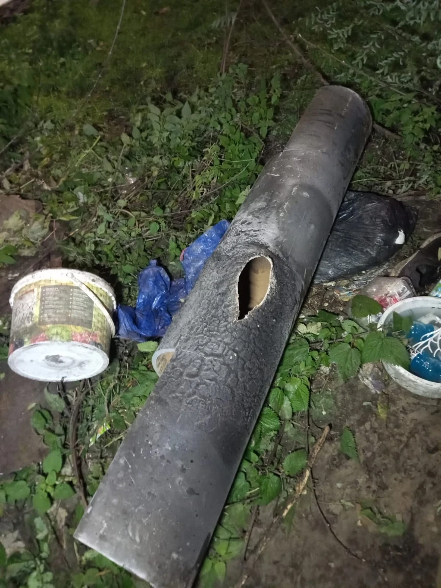 To najprawdopodobniej szukający schronienia bezdomni odpowiadają za uszkodzenie rury wodociągowej w Szczecinie. W wyniku potężnej awarii, woda zalała część parkingu centrum handlowego na Turzynie. Wodę na szczęście szybko udało się zakręcić. Jak informuje Zakład Wodociągów i Kanalizacji, było o krok od tragedii.