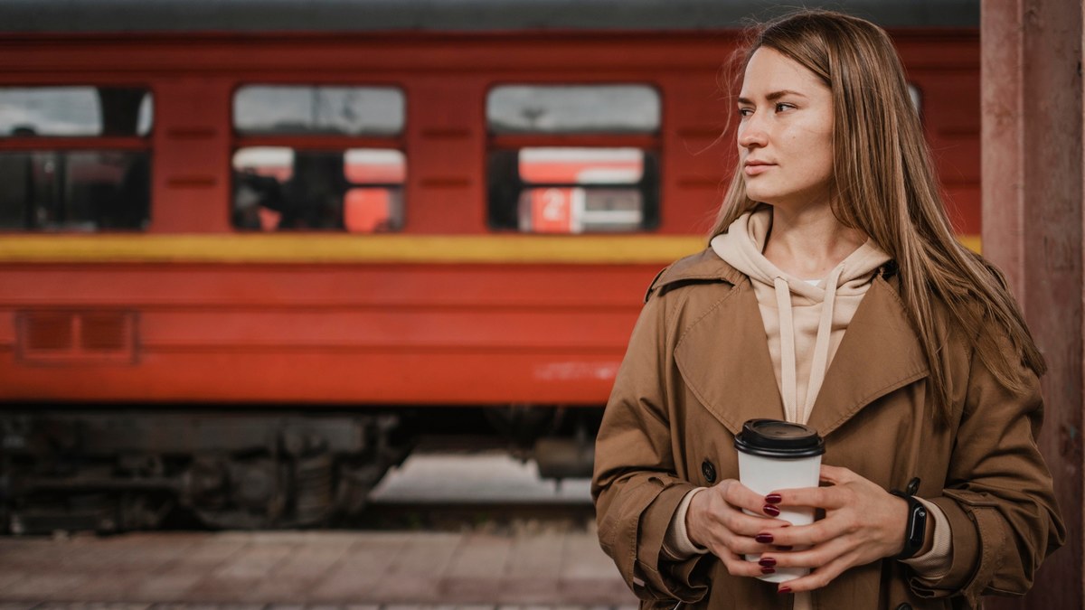 PKP przygotowało dla mieszkańców Rzeszowa i okolicznych miejscowości niemałą niespodziankę. Rozkład jazdy w stolicy Podkarpacia rozrósł się o dodatkowe połączenia, ale to dopiero początek dobrych wiadomości. Dowiedz się więcej o nadchodzących zmianach.