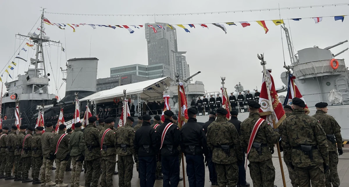 W Gdyni na Nabrzeżu Pomorskim odbyły się obchody święta Marynarki Wojennej. Wyjątkowo - drugi raz w tym roku, ponieważ w październiku zdecydowano o zmianie daty święta z czerwca na listopad.