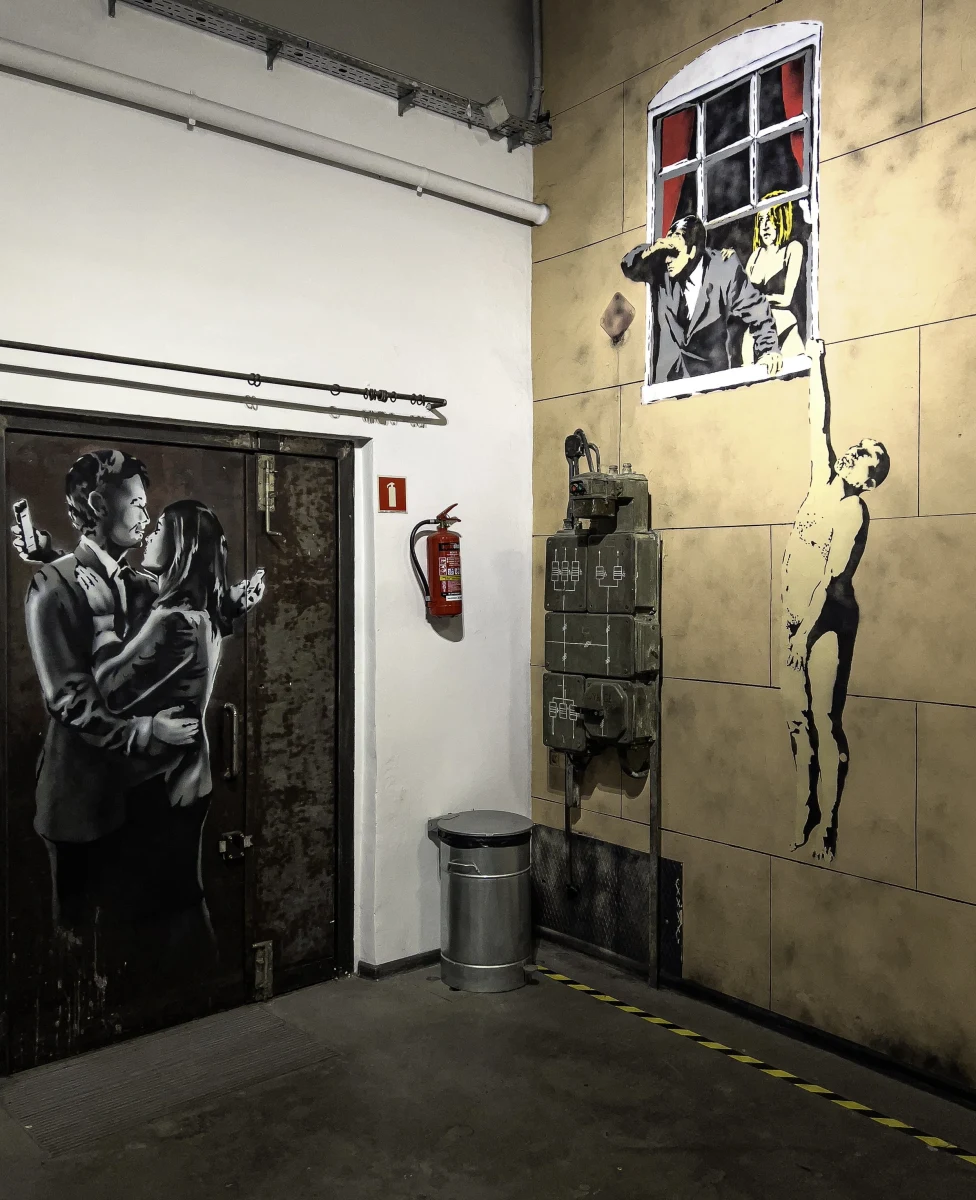 Budynek w angielskim mieście Bristol, na którym Banksy namalował słynne graffiti, wystawiony zostanie na aukcję. Nowy właściciel będzie musiał zadbać o dzieło sztuki i zobowiązać się, że nie zostanie usunięte ze ściany i sprzedane.