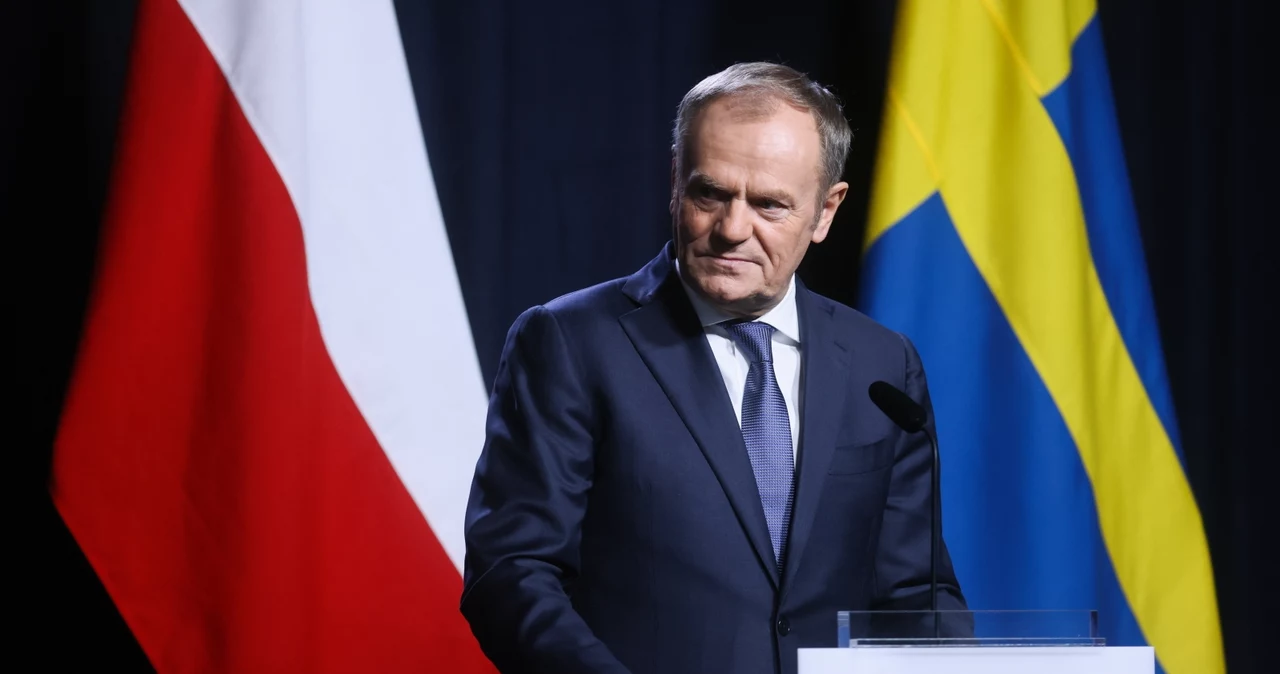 Premier Donald Tusk podczas konferencji prasowej